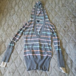 Hooded shirt